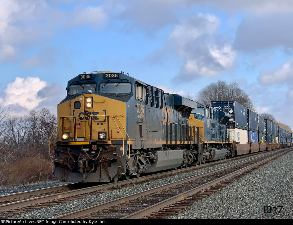 CSX 3036 on I017